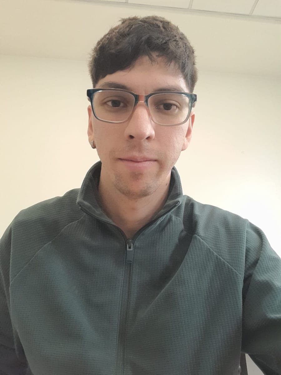 Cristian Capetillo Constela